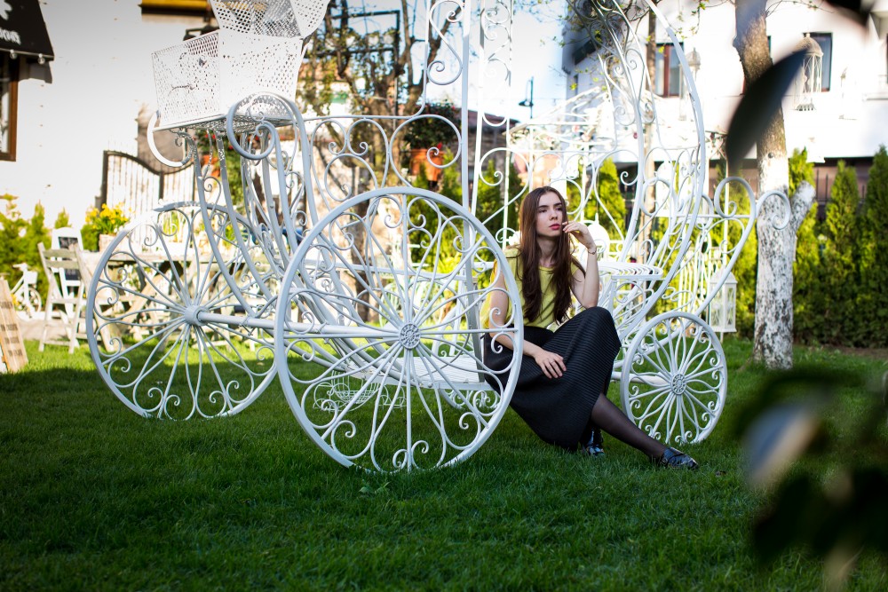 black-and-yellow-qonique-2